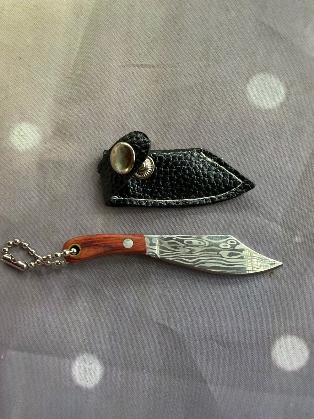 Mini Damascus-Pattern Pocket Knife Keychain with Brown Wood Handle